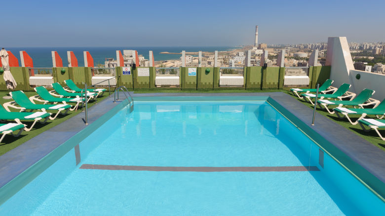 <b>Grand Beach Tel Aviv Pool</b>. Images powered by <a href="https://www.leonardoworldwide.com/" title="Leonardo Worldwide" target="_blank">Leonardo</a>.