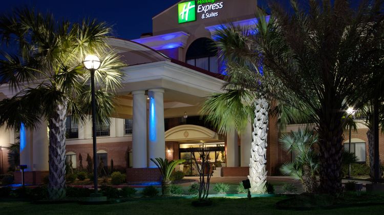 Holiday Inn Express Wharton Exterior