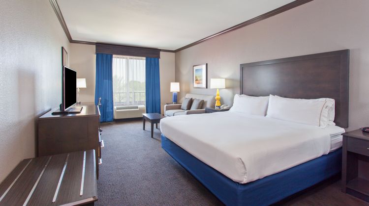 Holiday Inn Express Wharton Room