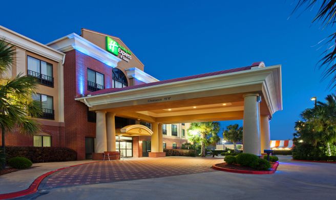 Holiday Inn Express Wharton Exterior
