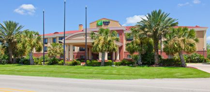 Holiday Inn Express Wharton Exterior