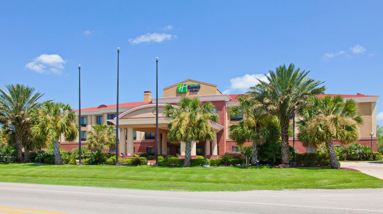 Holiday Inn Express Wharton Exterior