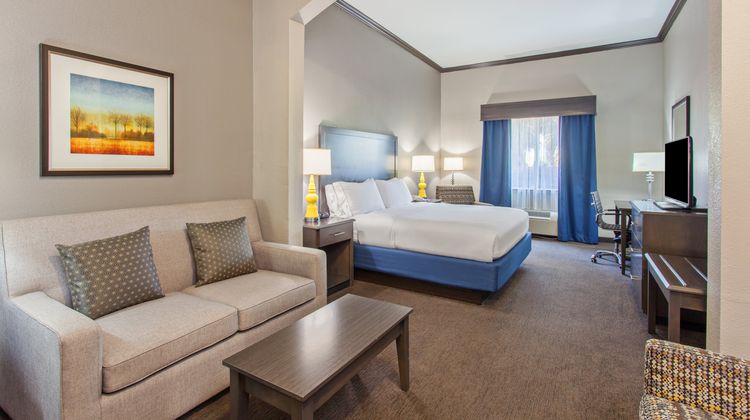 Holiday Inn Express Wharton Suite