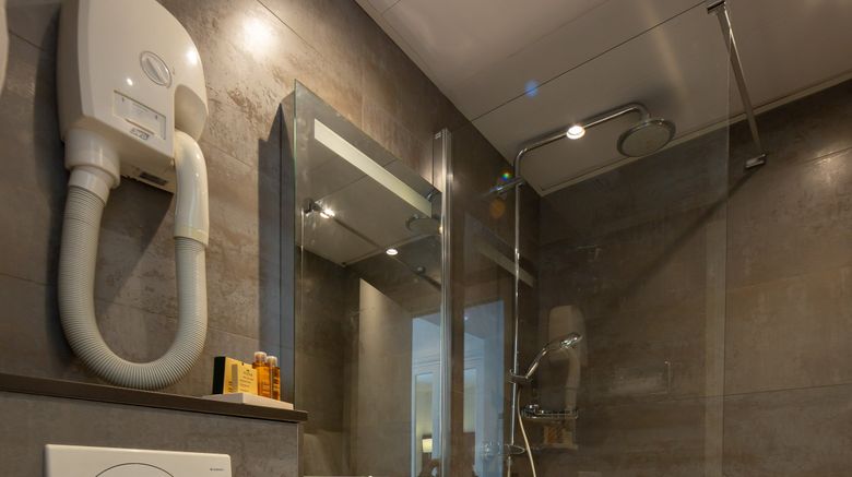 <b>Hotel Sevres Montparnasse Room</b>. Images powered by <a href="https://www.leonardoworldwide.com/" title="Leonardo Worldwide" target="_blank">Leonardo</a>.