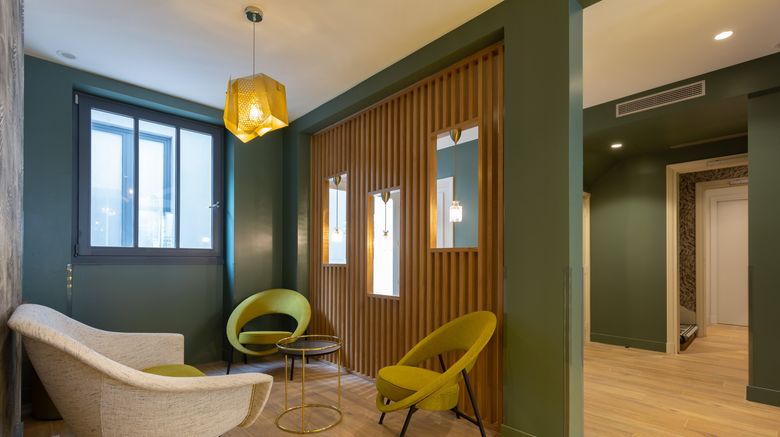 <b>Hotel Sevres Montparnasse Lobby</b>. Images powered by <a href="https://www.leonardoworldwide.com/" title="Leonardo Worldwide" target="_blank">Leonardo</a>.