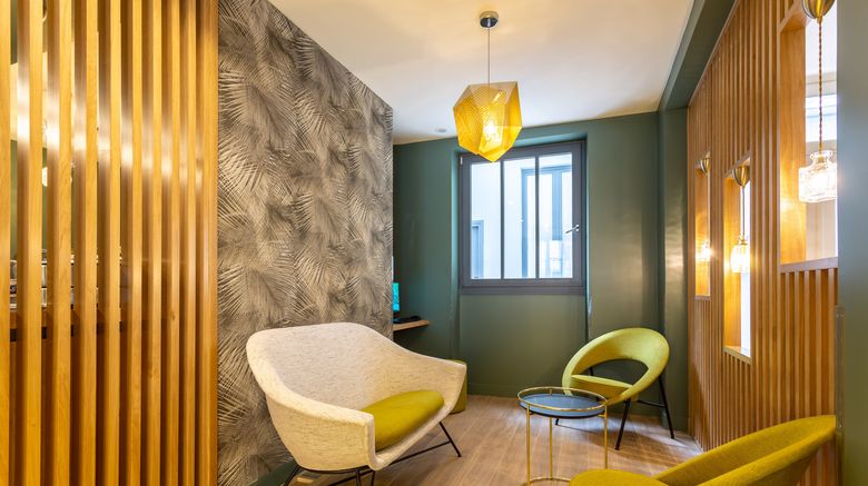 <b>Hotel Sevres Montparnasse Lobby</b>. Images powered by <a href="https://www.leonardoworldwide.com/" title="Leonardo Worldwide" target="_blank">Leonardo</a>.