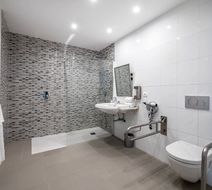 Puerta de Bilbao Hotel Room