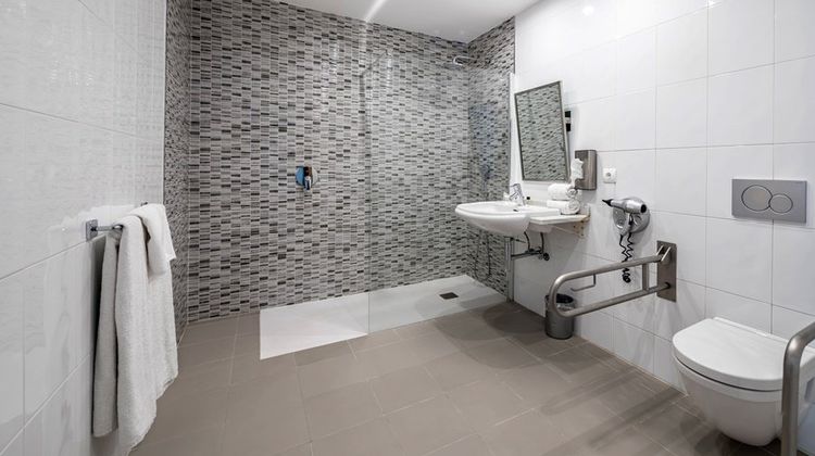 Puerta de Bilbao Hotel Room