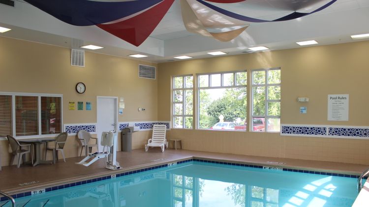 Holiday Inn Express Pool