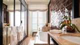 <b>Bairro Alto Hotel Suite</b>. Images powered by <a href="https://www.leonardoworldwide.com/" title="Leonardo Worldwide" target="_blank">Leonardo</a>.