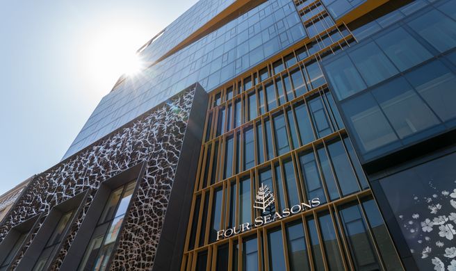 Four Seasons Hotel Montreal Exterior