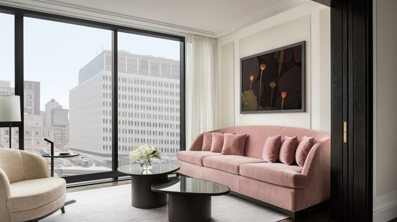 <b>Four Seasons Hotel Montreal Suite</b>. Images powered by <a href="https://www.leonardoworldwide.com/" title="Leonardo Worldwide" target="_blank">Leonardo</a>.
