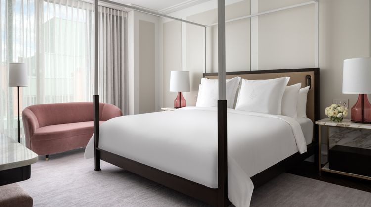Four Seasons Hotel Montreal Room