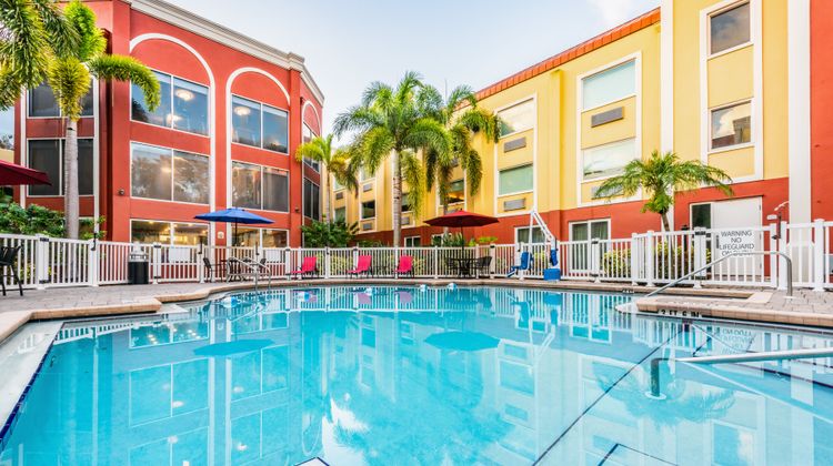 Holiday Inn Express/Stes Bradenton West Pool