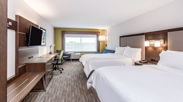 Holiday Inn Express & Suites Hammond Suite