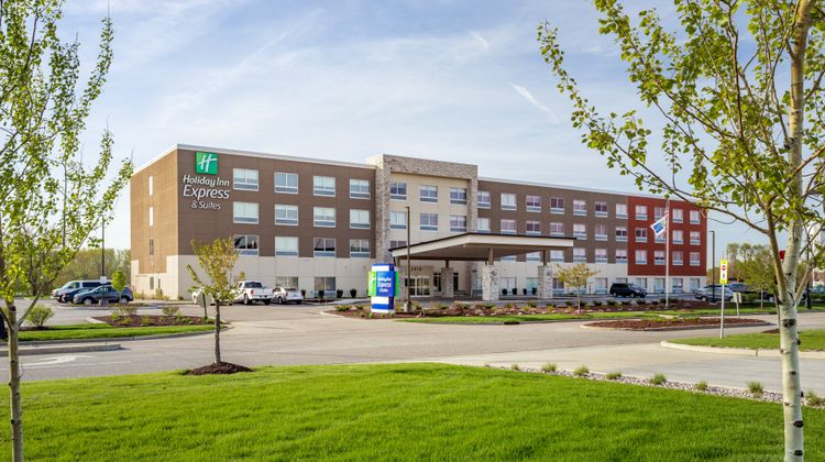 Holiday Inn Express & Suites Hammond Exterior