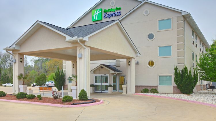 Holiday Inn Express Hotel & Suites Exterior