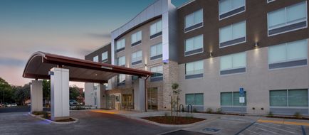 Holiday Inn Express & Suites Chico Exterior