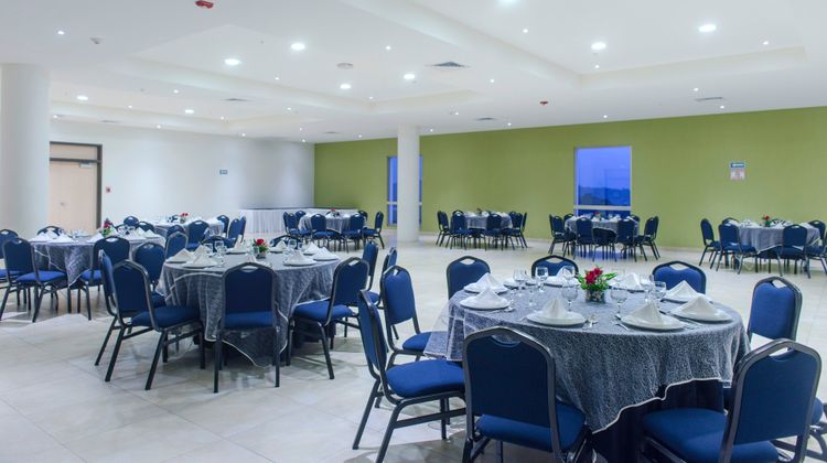 Holiday Inn Express Xalapa Ballroom