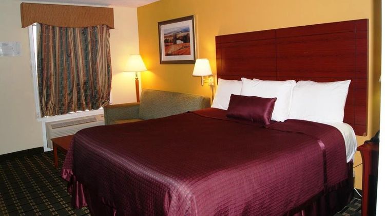 Red Carpet Inn Room