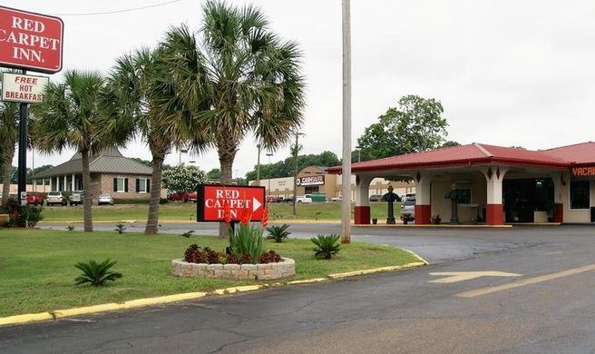 Red Carpet Inn Exterior