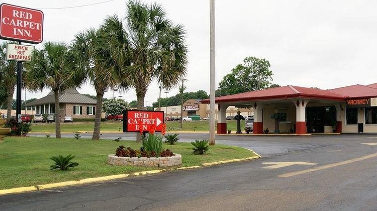 Red Carpet Inn Exterior