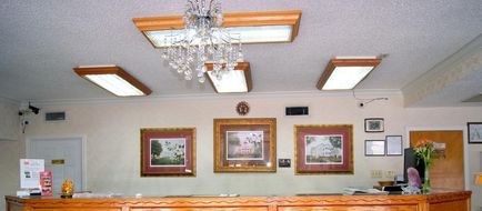 Red Carpet Inn Lobby