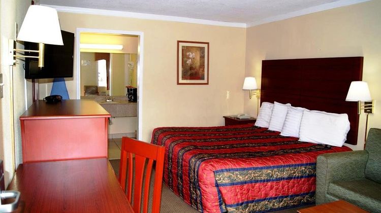 Red Carpet Inn Room