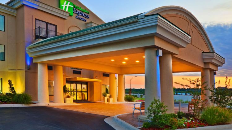 Holiday Inn Express Exterior