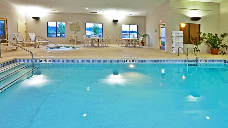 Holiday Inn Express Pool