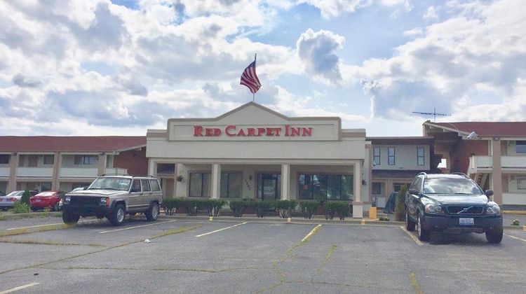 Red Carpet Inn Exterior