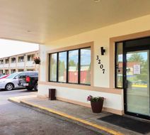 Red Carpet Inn Exterior
