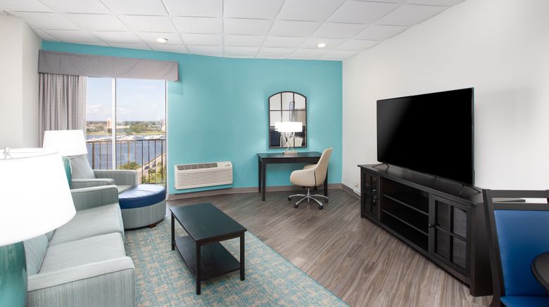 <b>Holiday Inn Riverview Suite</b>. Images powered by <a href="https://www.leonardoworldwide.com/" title="Leonardo Worldwide" target="_blank">Leonardo</a>.