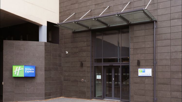 Holiday Inn Express Snow Hill Exterior