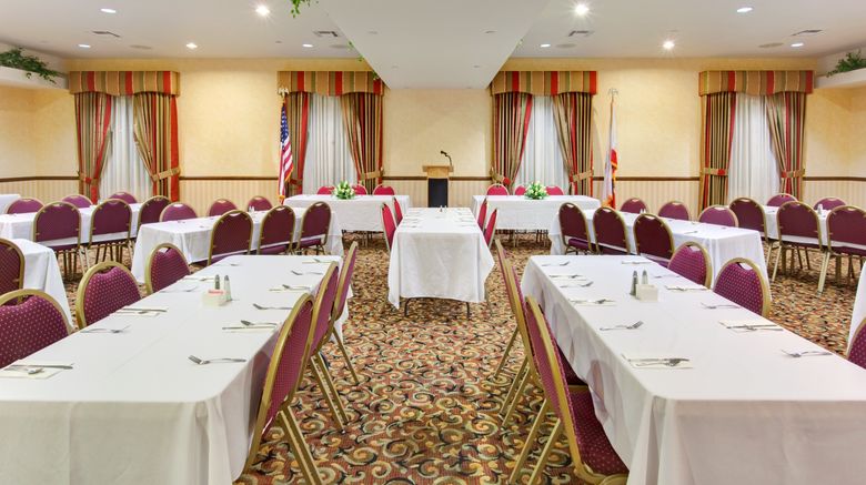 <b>Holiday Inn Express Hotel & Suites Meeting</b>. Images powered by <a href="https://www.leonardoworldwide.com/" title="Leonardo Worldwide" target="_blank">Leonardo</a>.