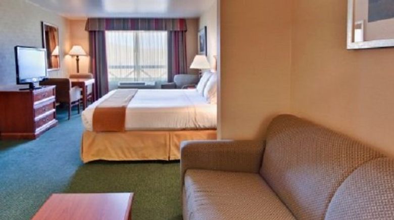<b>Holiday Inn Express Hotel & Suites Suite</b>. Images powered by <a href="https://www.leonardoworldwide.com/" title="Leonardo Worldwide" target="_blank">Leonardo</a>.