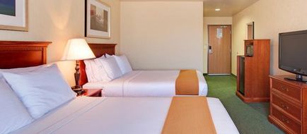 Holiday Inn Express Hotel & Suites Room
