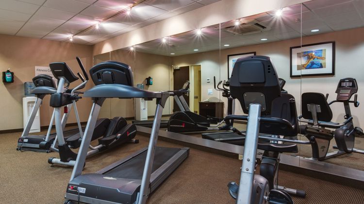 Holiday Inn Express & Suites Health Club