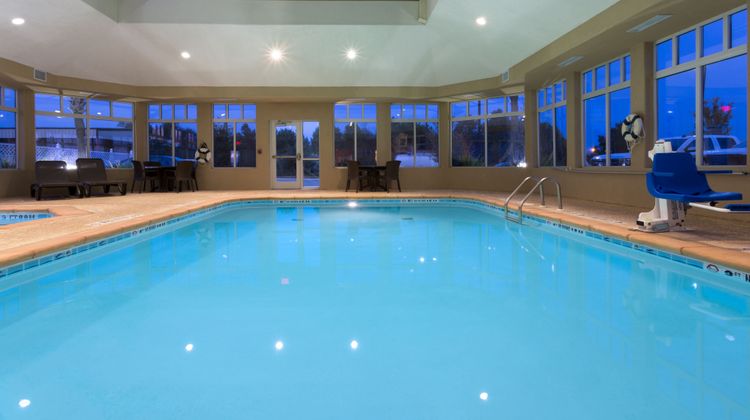 Holiday Inn Express & Suites Pool