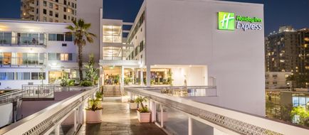 Holiday Inn Express San Diego Downtown Exterior