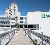 Holiday Inn Express San Diego Downtown Exterior
