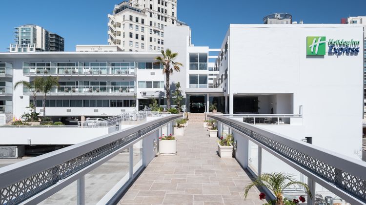 Holiday Inn Express San Diego Downtown Exterior