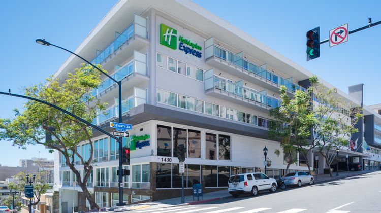 Holiday Inn Express San Diego Downtown Exterior