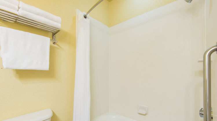 Holiday Inn Express Hotel & Suites Room