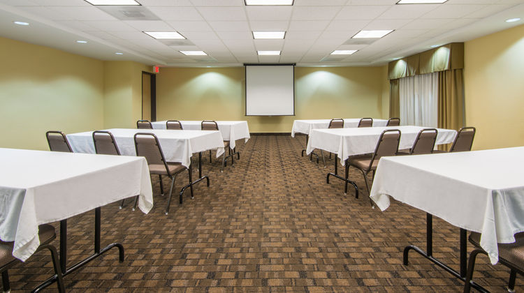 Holiday Inn Express Hotel & Suites Meeting