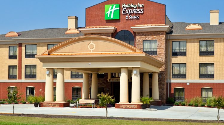 Holiday Inn Express & Suites Greenville Exterior