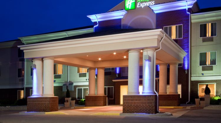 Holiday Inn Express Exterior