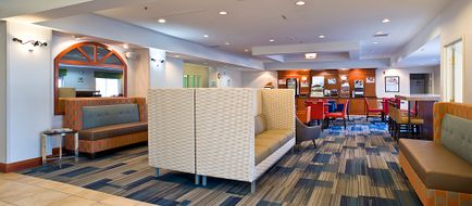 Holiday Inn Express Lobby