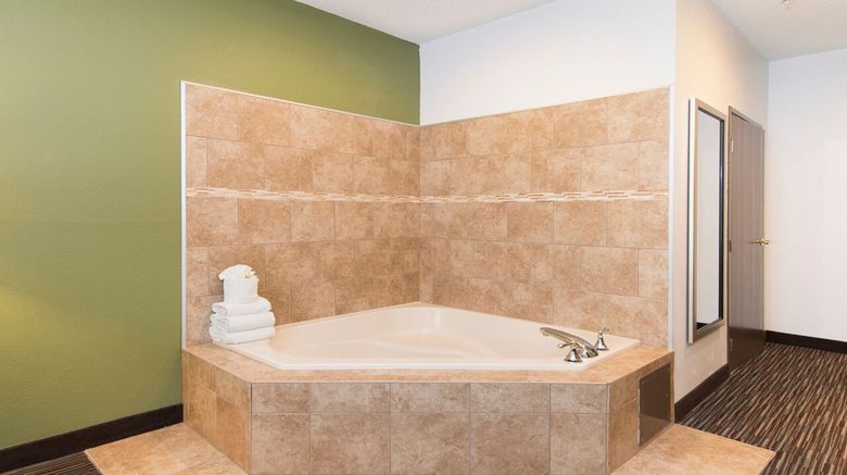 <b>Holiday Inn Express Suite</b>. Images powered by <a href="https://www.leonardoworldwide.com/" title="Leonardo Worldwide" target="_blank">Leonardo</a>.