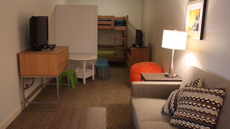 Holiday Inn Express Munising Suite